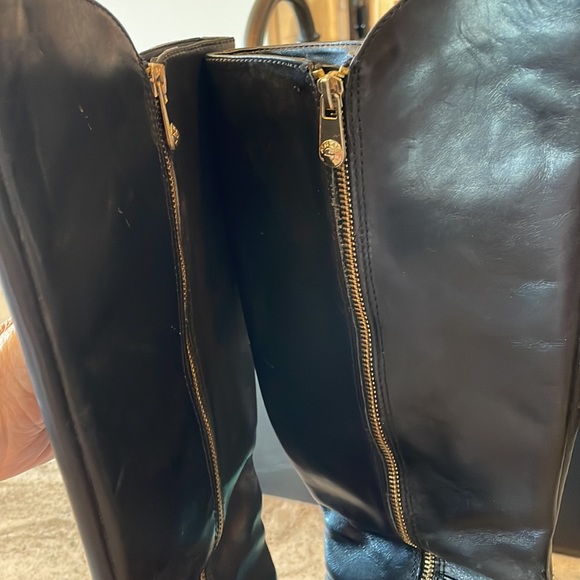 Tahari black leather “Billings” boots 👢 - Picture 9 of 10
